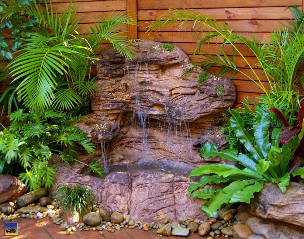 Universal Rocks Large Corner Waterfall - LCW-001