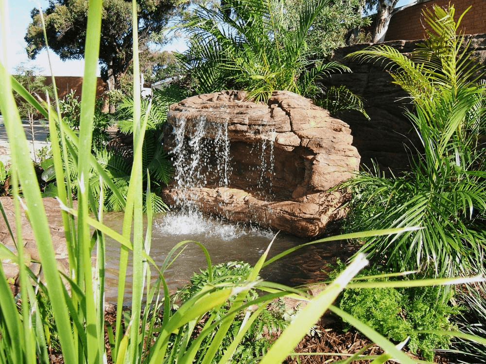 Universal Rocks Waterfall - CAVE-004