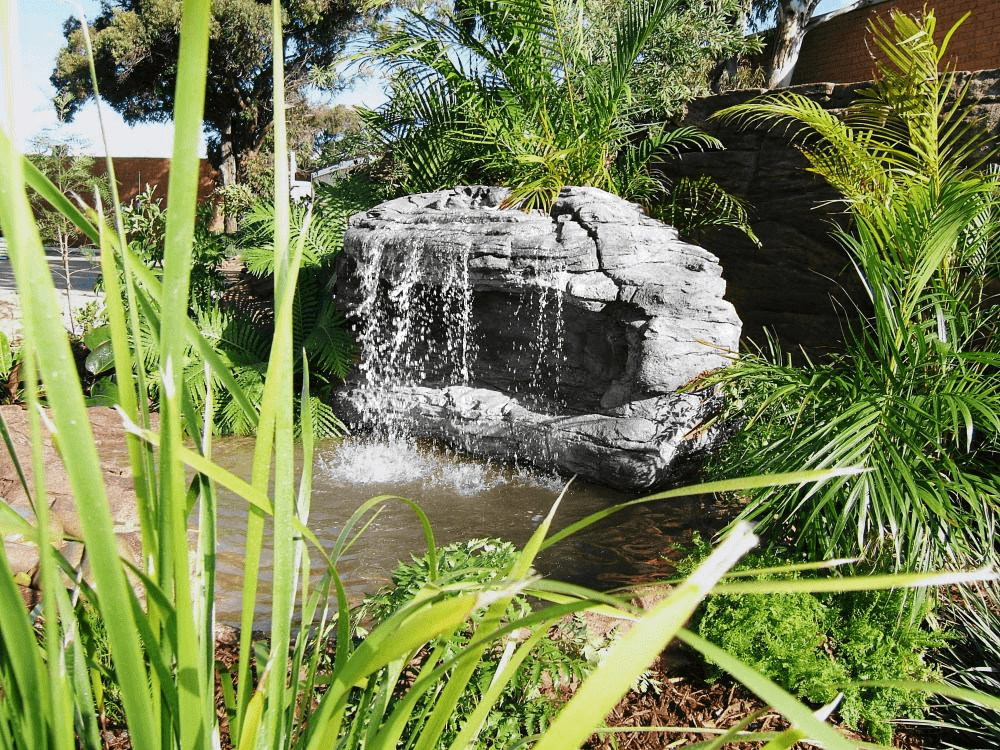 Universal Rocks Waterfall - CAVE-004