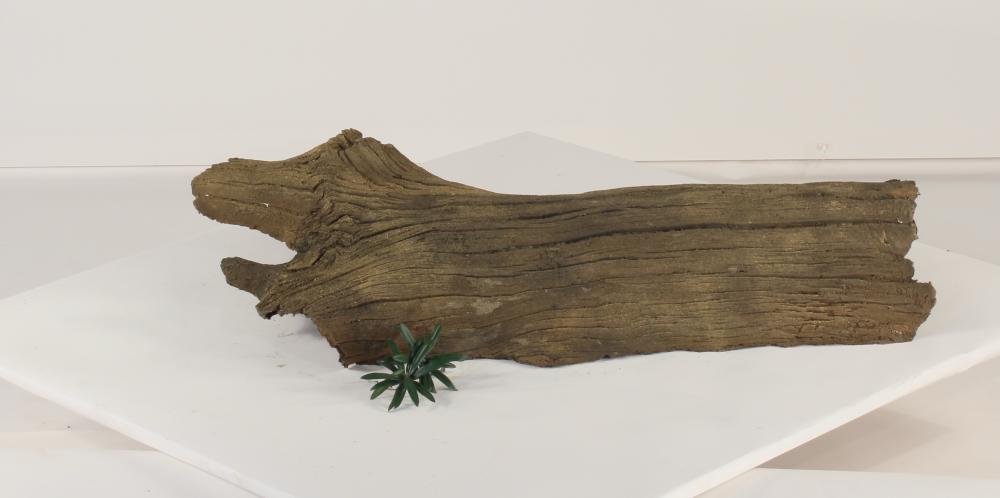 Universal Rocks Floating Log - FL-005