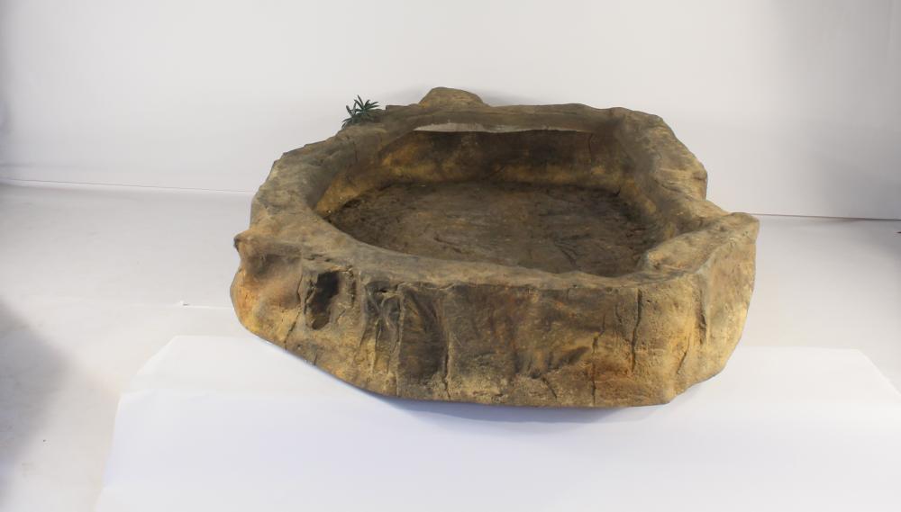 Universal Rocks Large Pond - LP-003