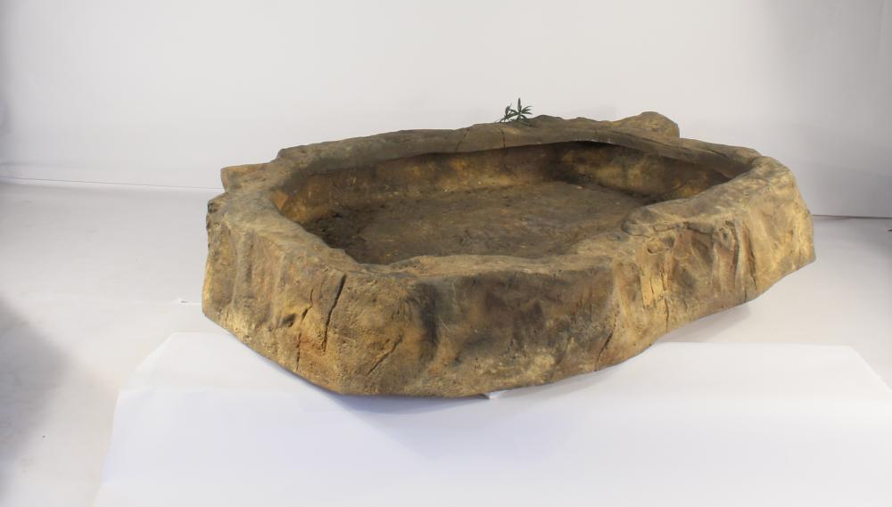 Universal Rocks Large Pond - LP-003