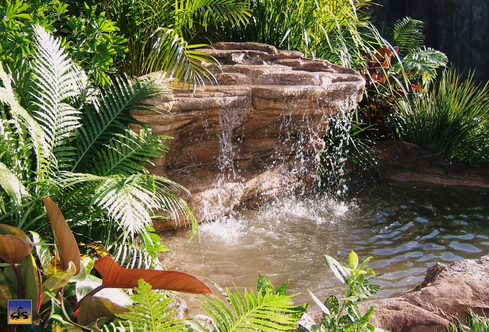 Universal Rocks Medium Rock Pond - MRP-005