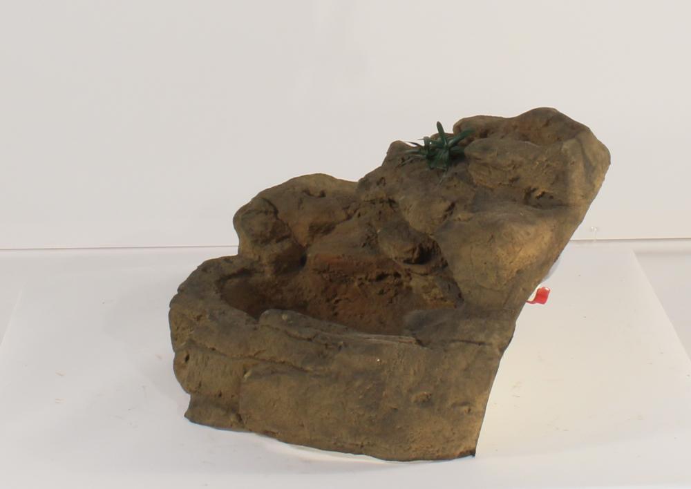 Universal Rocks Self-Contained Small Waterfall Pond - SWP-008