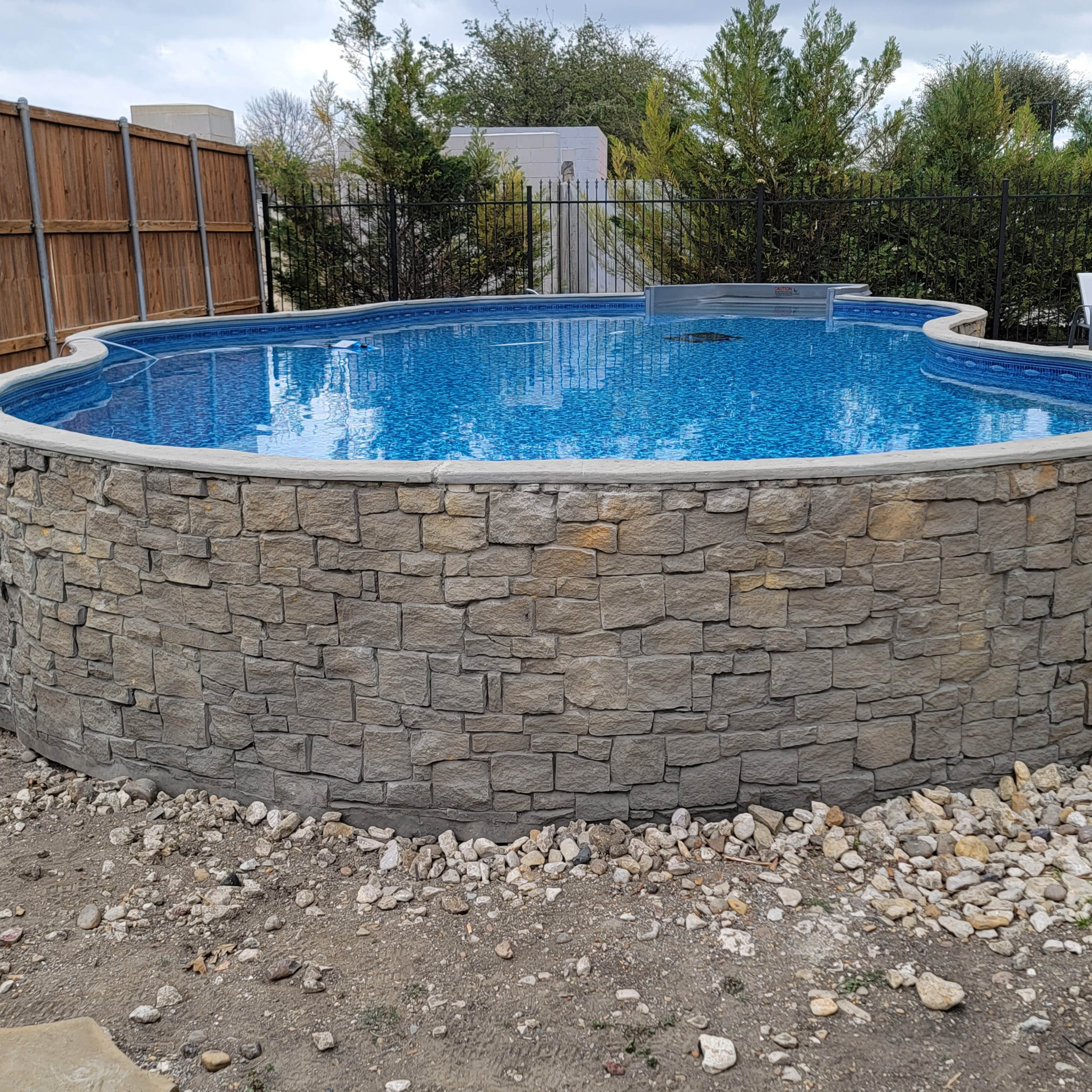 Universal Rocks Cobblestone Rock Wall Panel 16' x 9' - COBBLESTONE-PANEL-LG