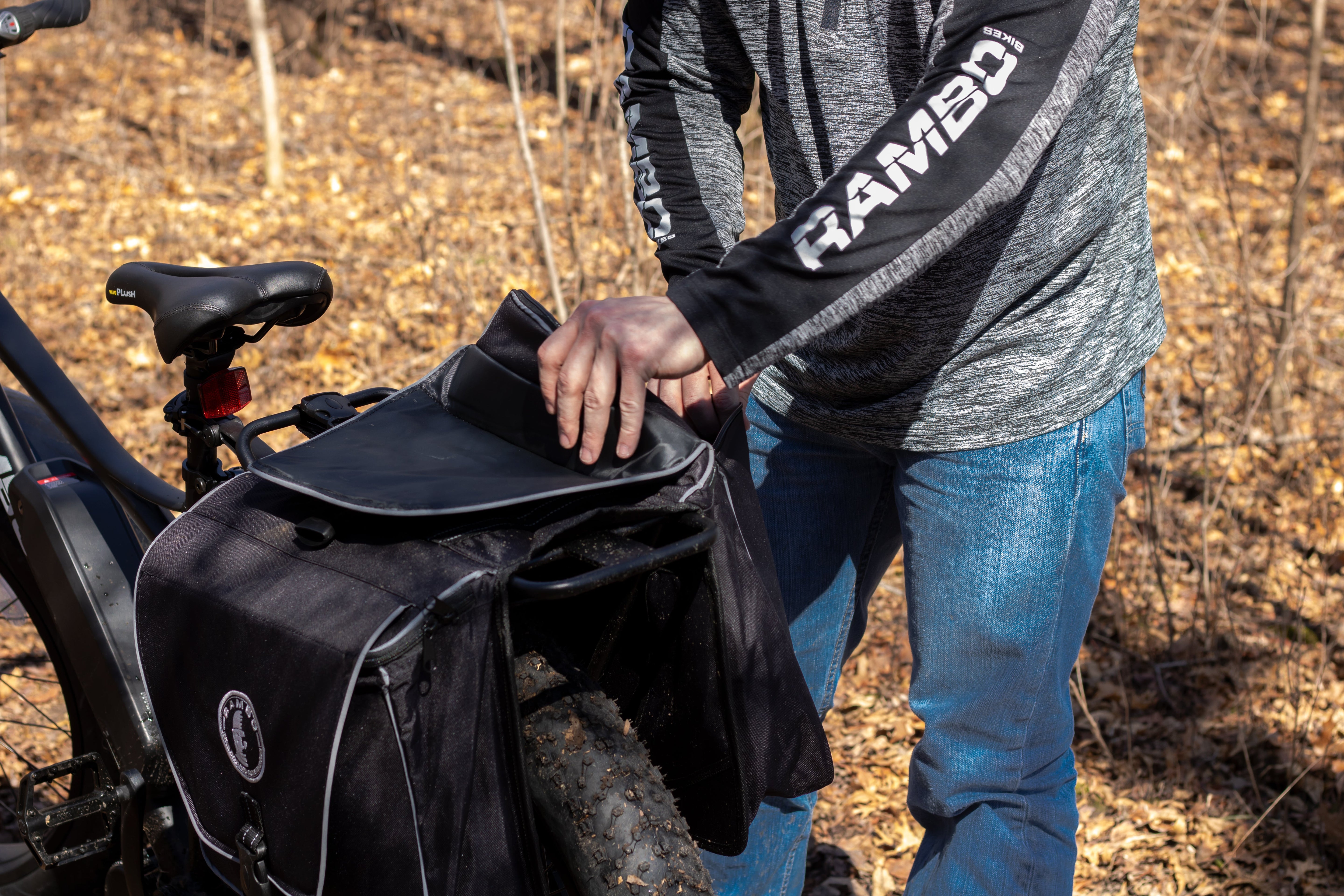 Double Saddle Accessory Bag -R162