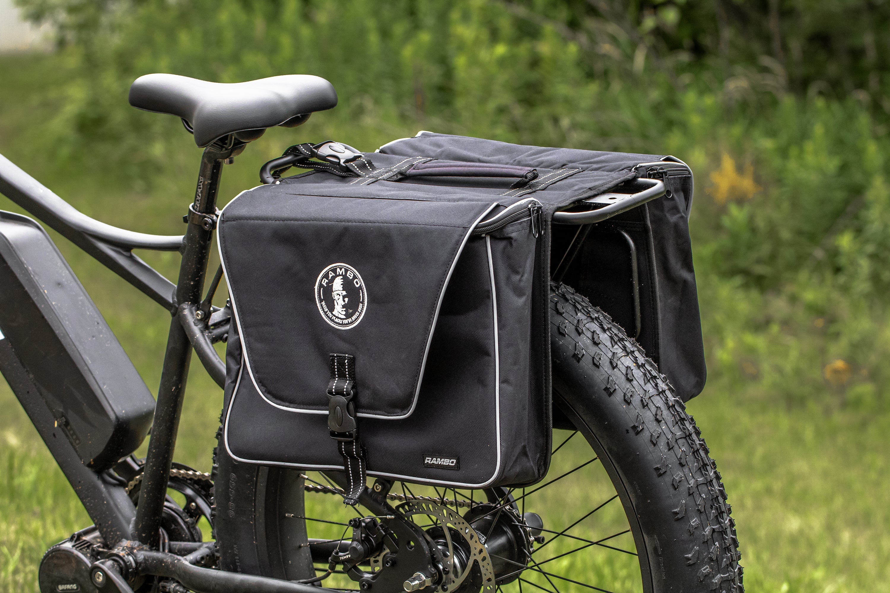 Double Saddle Accessory Bag -R162