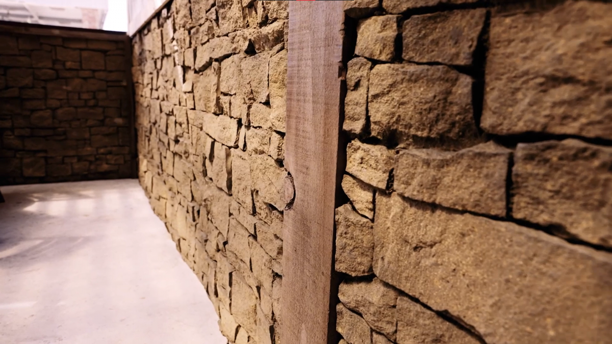 Universal Rocks Cobblestone Rock Wall Panel 16' x 9' - COBBLESTONE-PANEL-LG