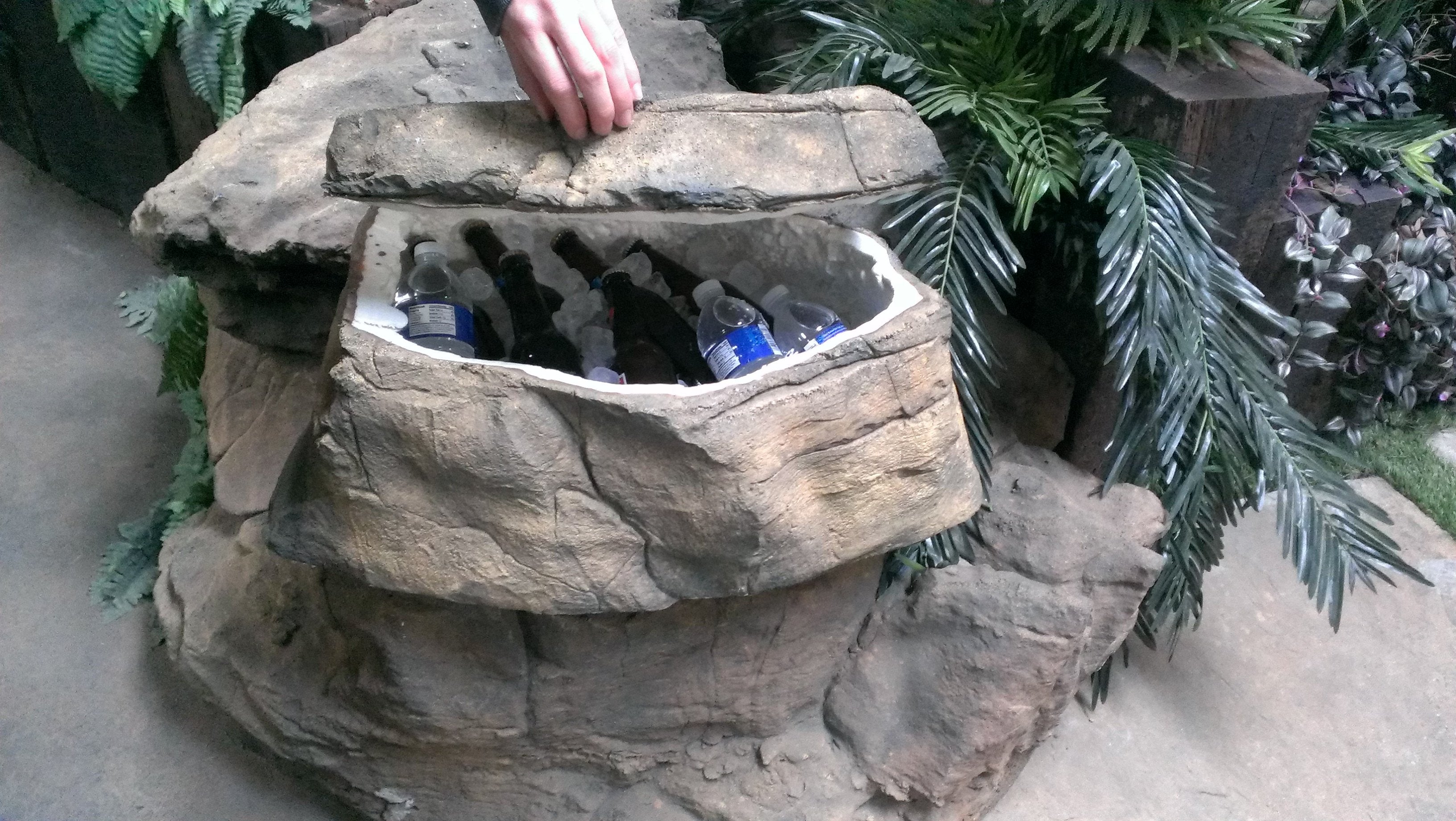 Universal Rocks Rock Cooler - COOL-001