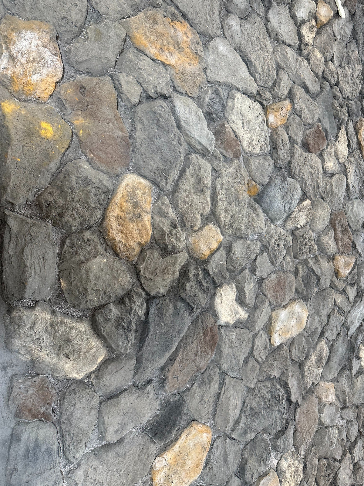 Universal Rocks Crazy Stone Rock Wall Panel 18' x 9' - CRAZYSTONE-PANEL