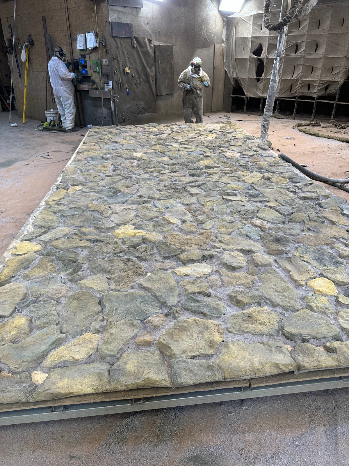 Universal Rocks Crazy Stone Rock Wall Panel 18' x 9' - CRAZYSTONE-PANEL