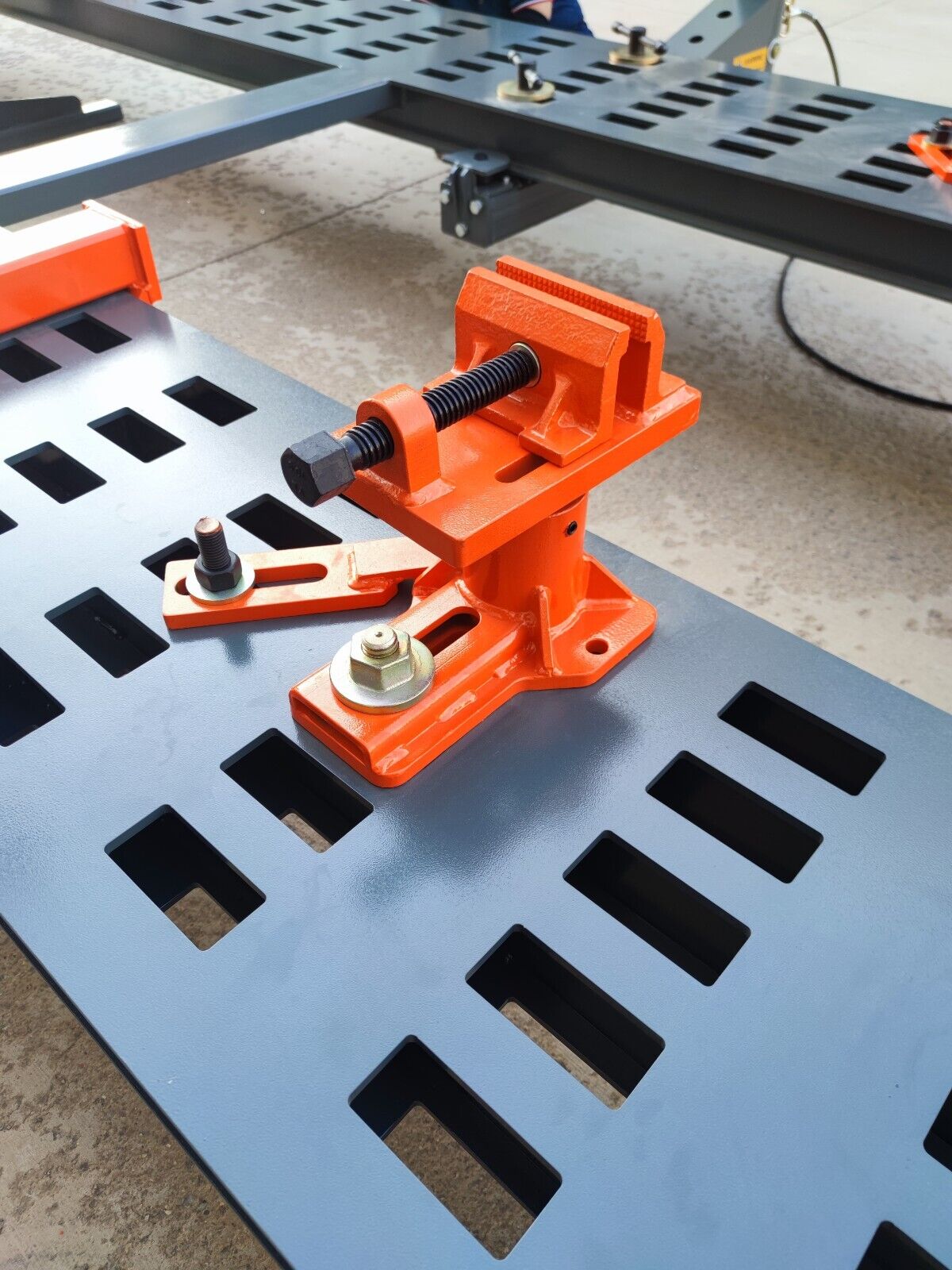 KATOOL AUTO BODY FRAME MACHINE --- KT-299U